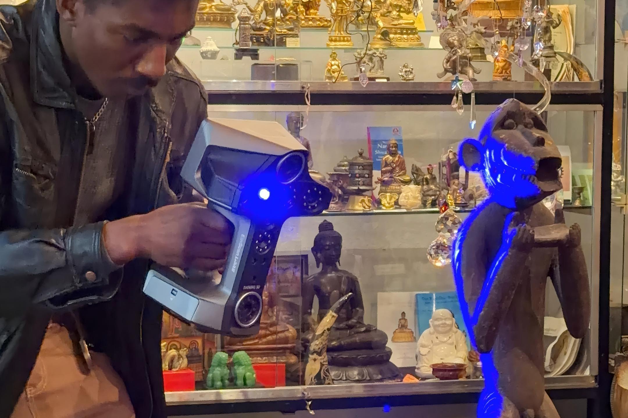 Standalone 3D scanning cultural heritage artifacts inside Afroasiatic Gallery in Bremen